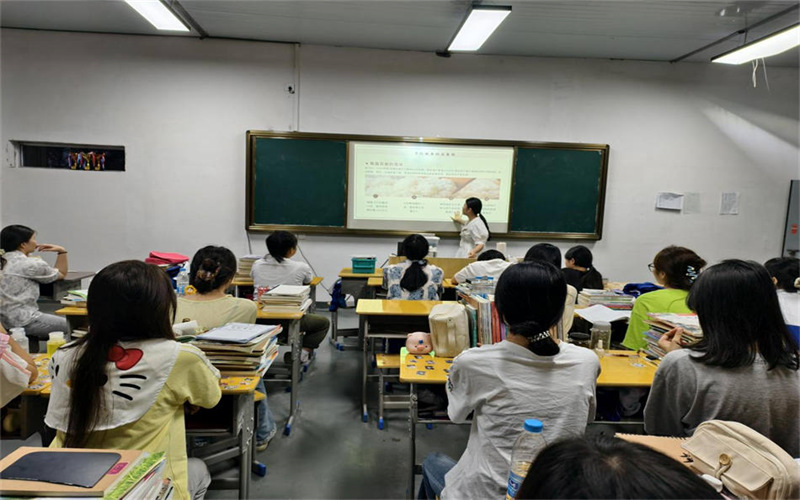 我校學(xué)工處組織開(kāi)展“不負(fù)食光，杜絕浪費(fèi)”主